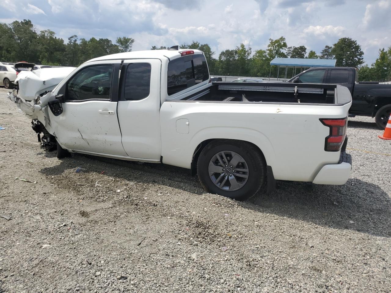 2025 Nissan Frontier S - Image 3