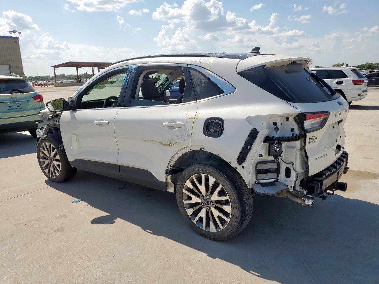 2022 Ford Escape Titanium - Image 2