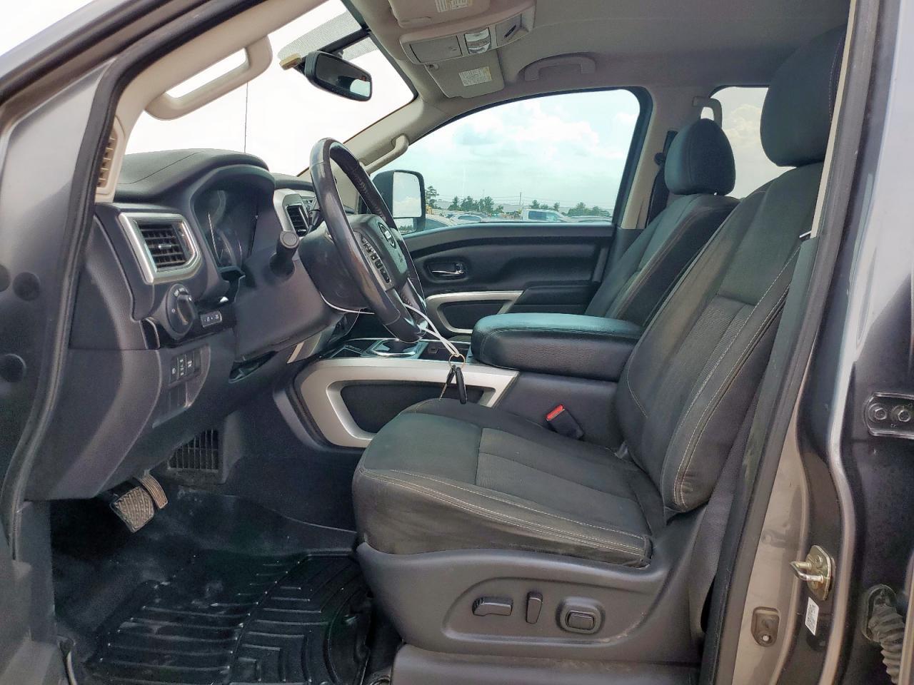 2017 Nissan Titan Xd Sl - Image 7