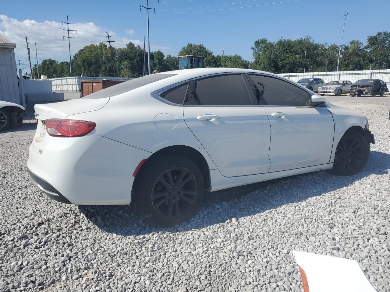 2015 Chrysler 200 Limited Limited - Image 3