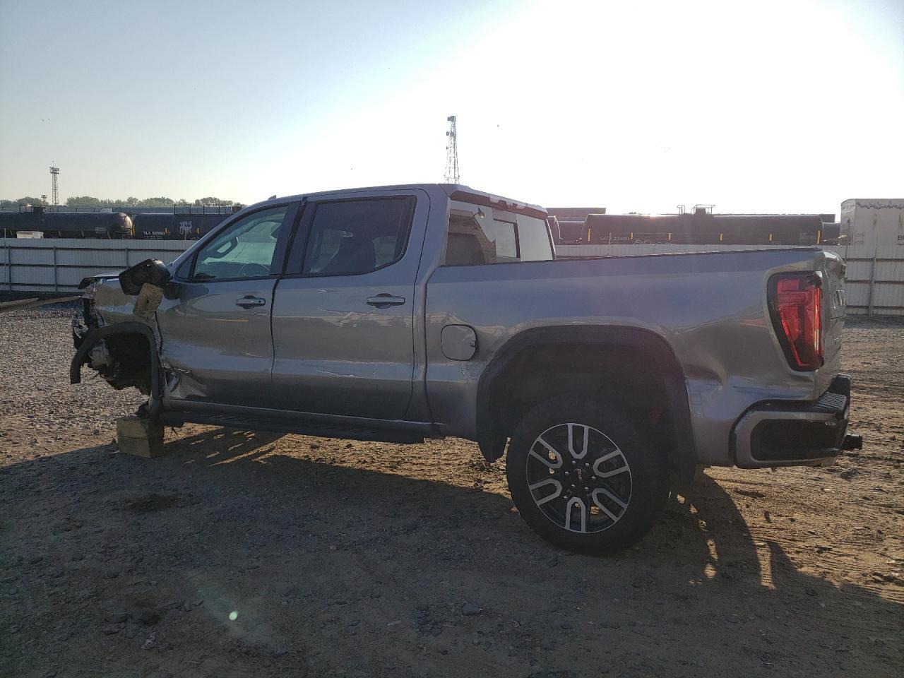 2024 GMC Sierra K1500 At4 - Фото 2