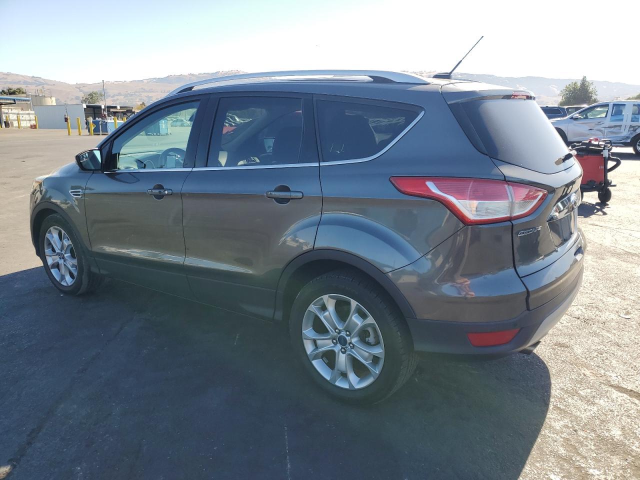 2015 Ford Escape Titanium - Image 2