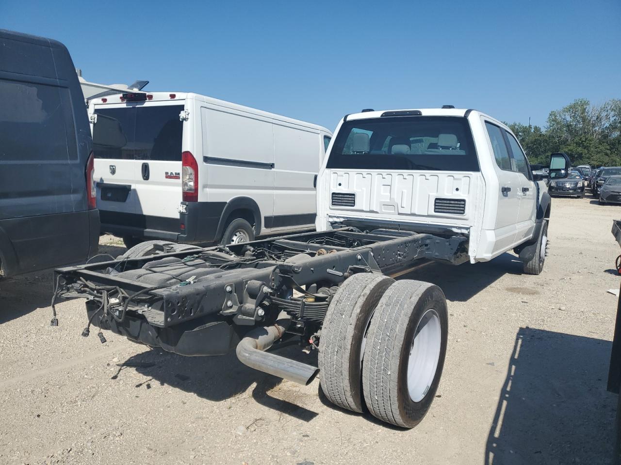 2024 Ford F550 Super Duty - Фото 3