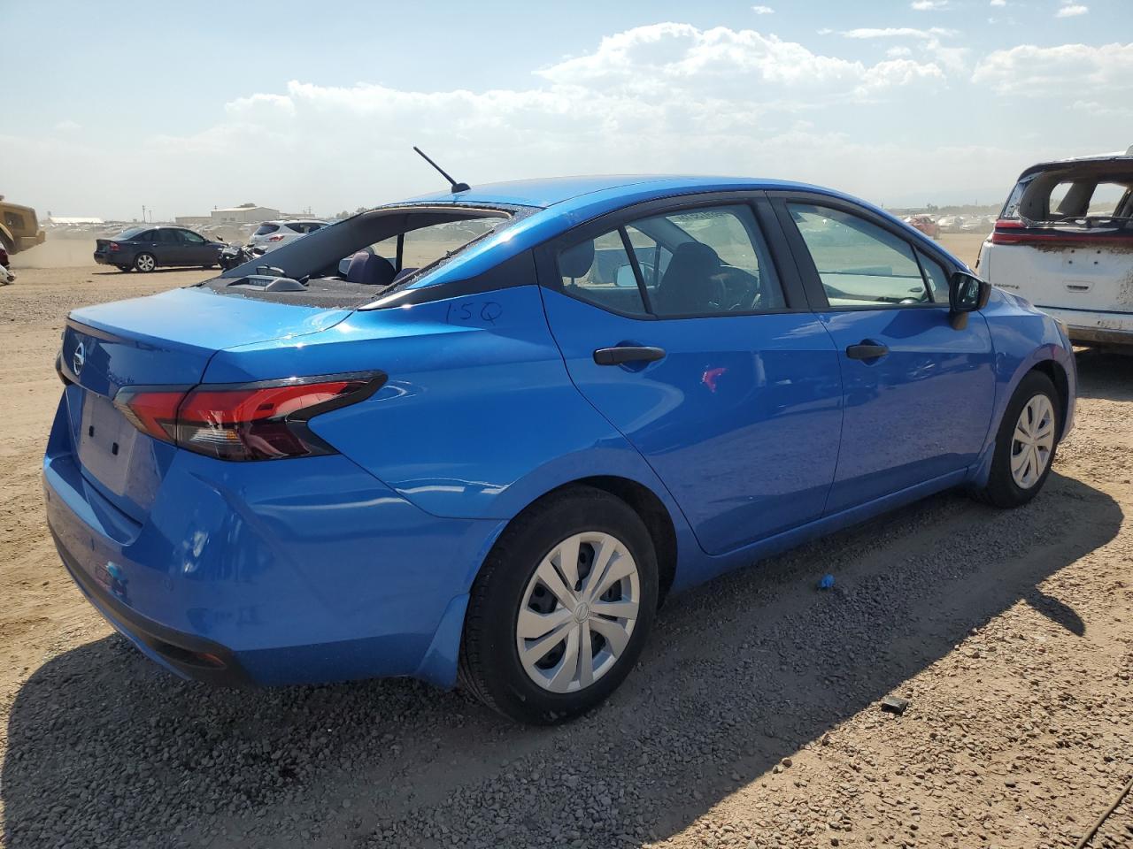 2021 Nissan Versa S - Фото 3