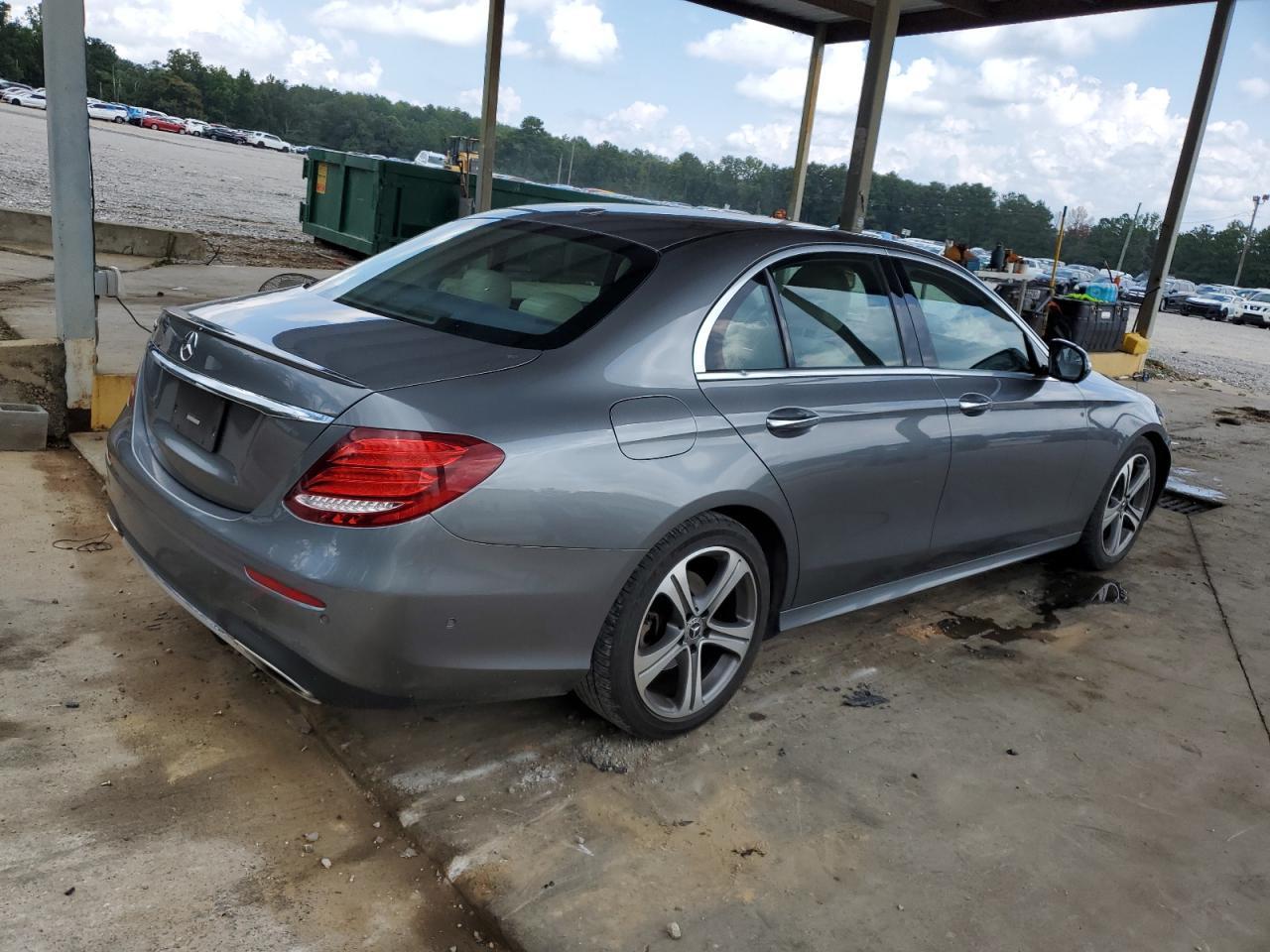 2018 Mercedes-Benz E 300 - Image 3