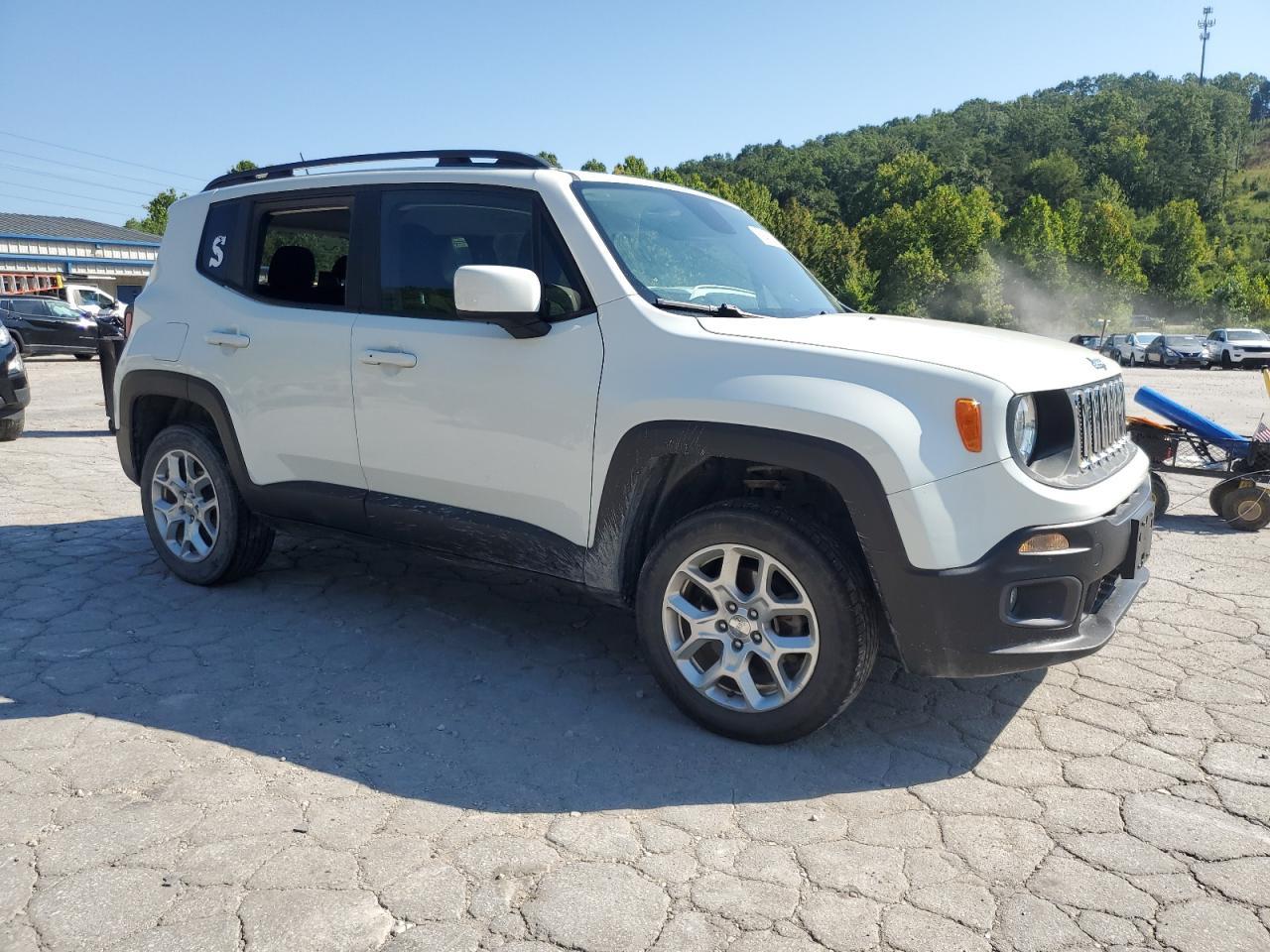2017 Jeep Renegade Latitude - Image 4