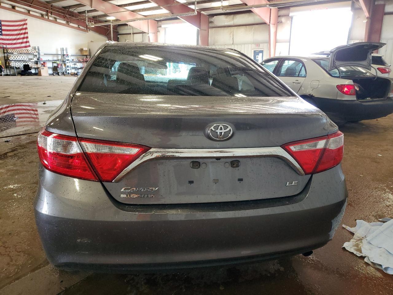 2016 Toyota Camry Le - Фото 6