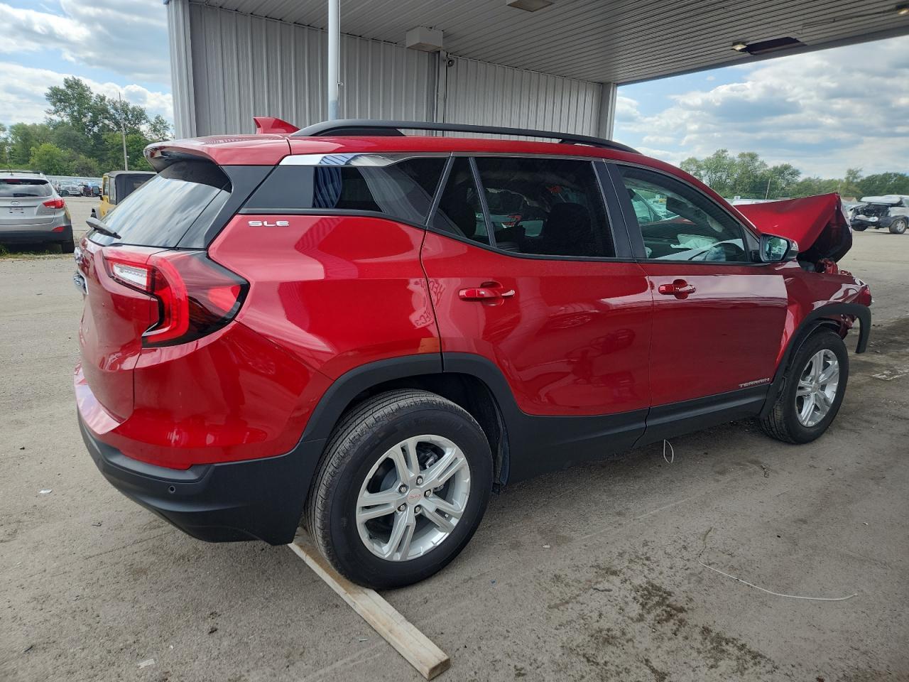 2024 GMC Terrain Sle - Image 3