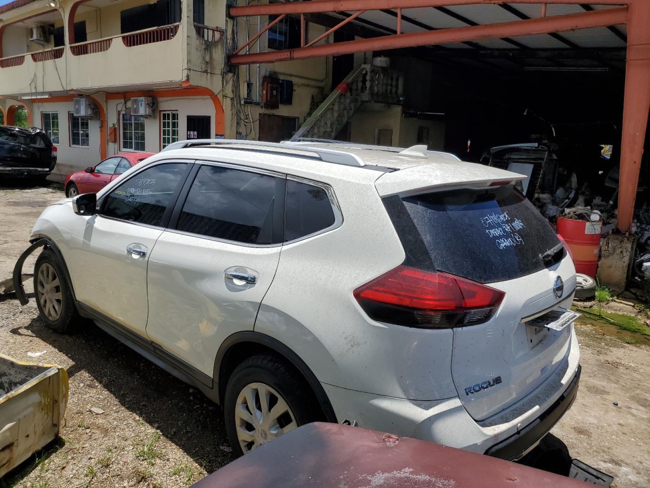 2017 Nissan Rogue S - Фото 2