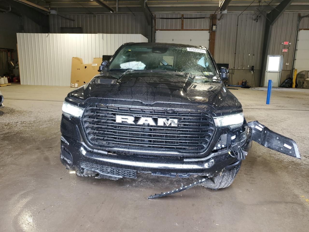 2025 Ram 1500 - Image 5