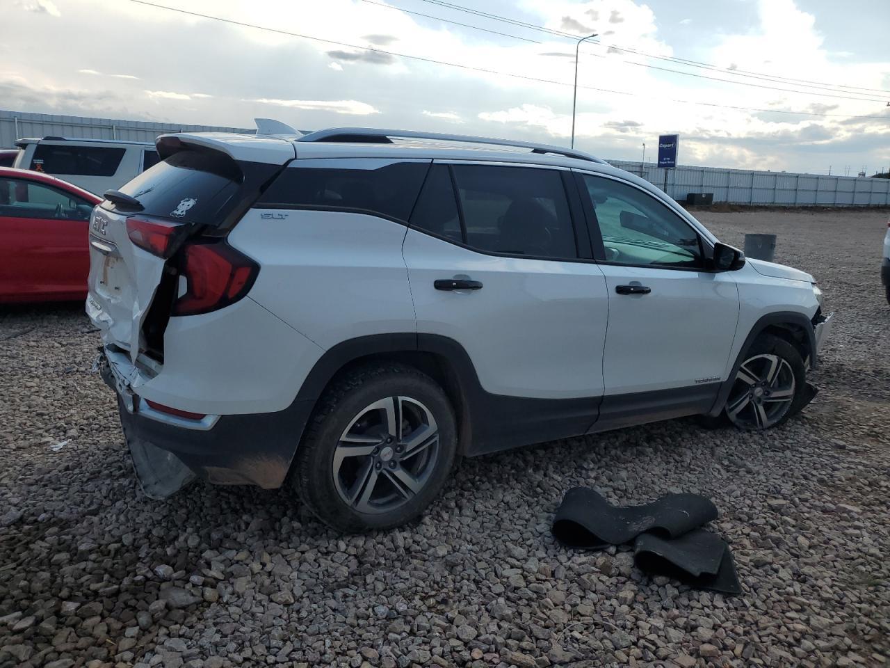 2020 GMC Terrain Slt - Image 3