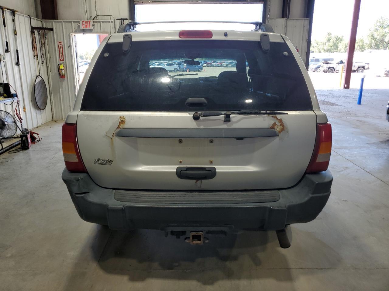 2004 Jeep Grand Cherokee Laredo - Image 6