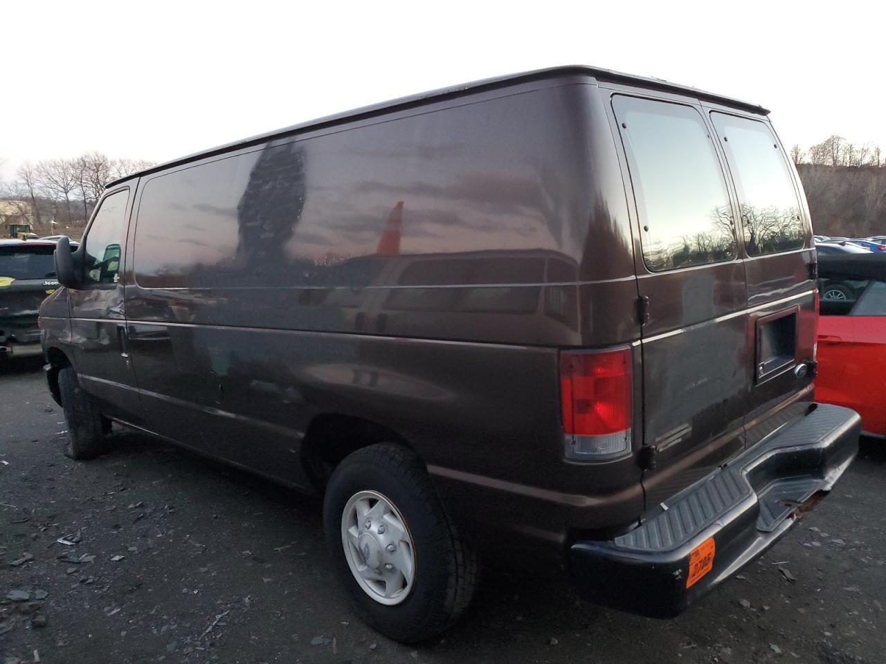 2008 Ford Econoline E350 Super Duty Van - Image 2