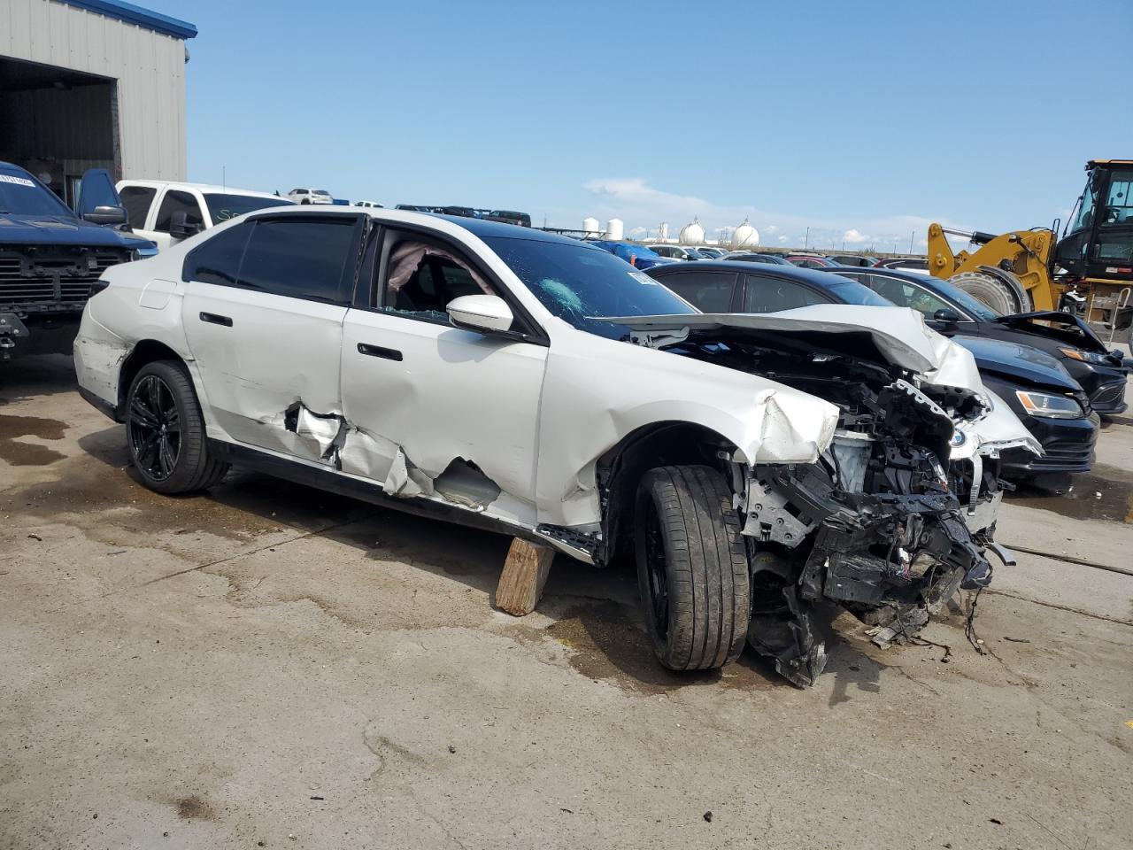 2025 BMW 760 Xi - Image 4