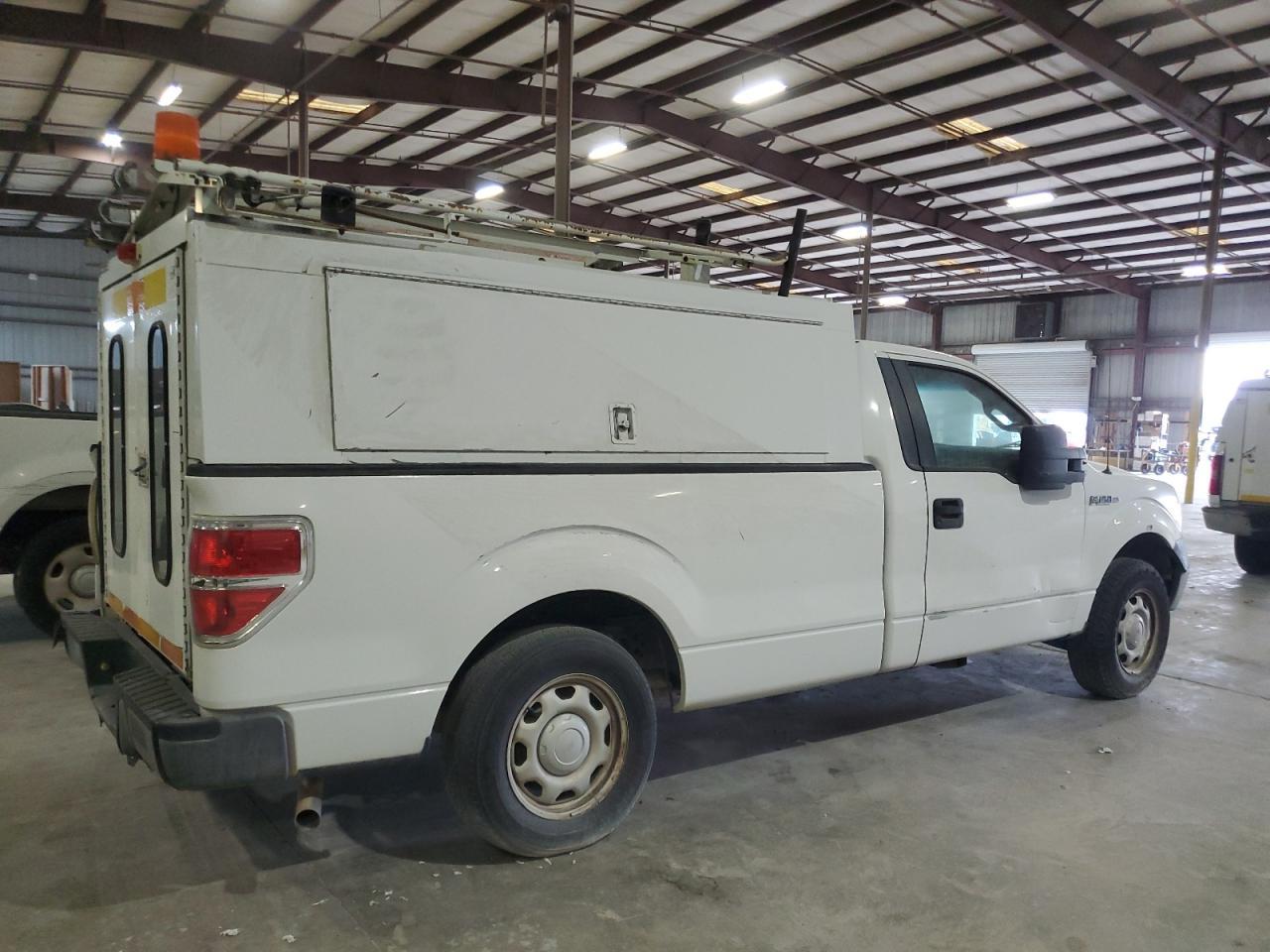 2010 Ford F150 - Image 3