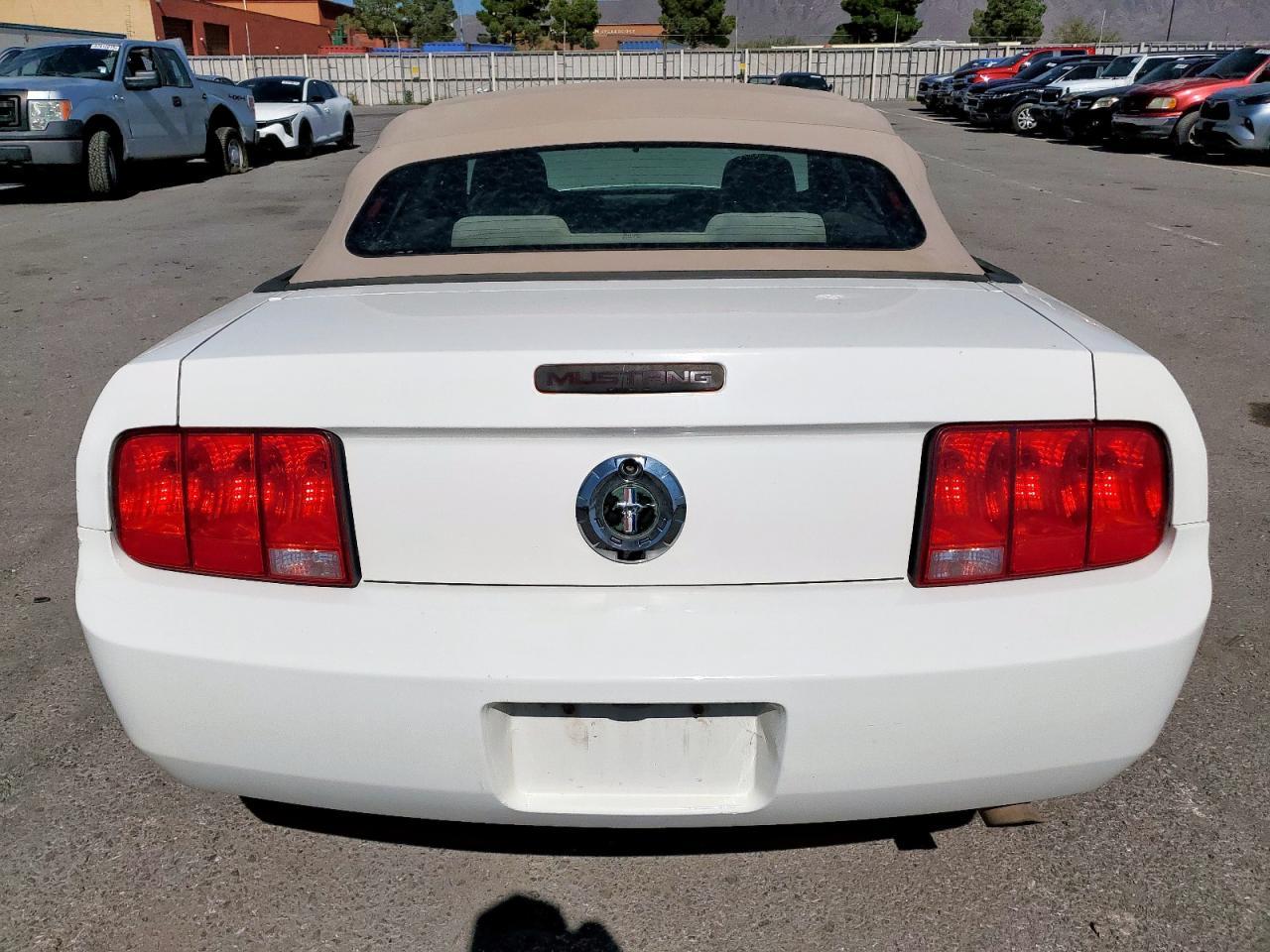 2005 Ford Mustang - Фото 6