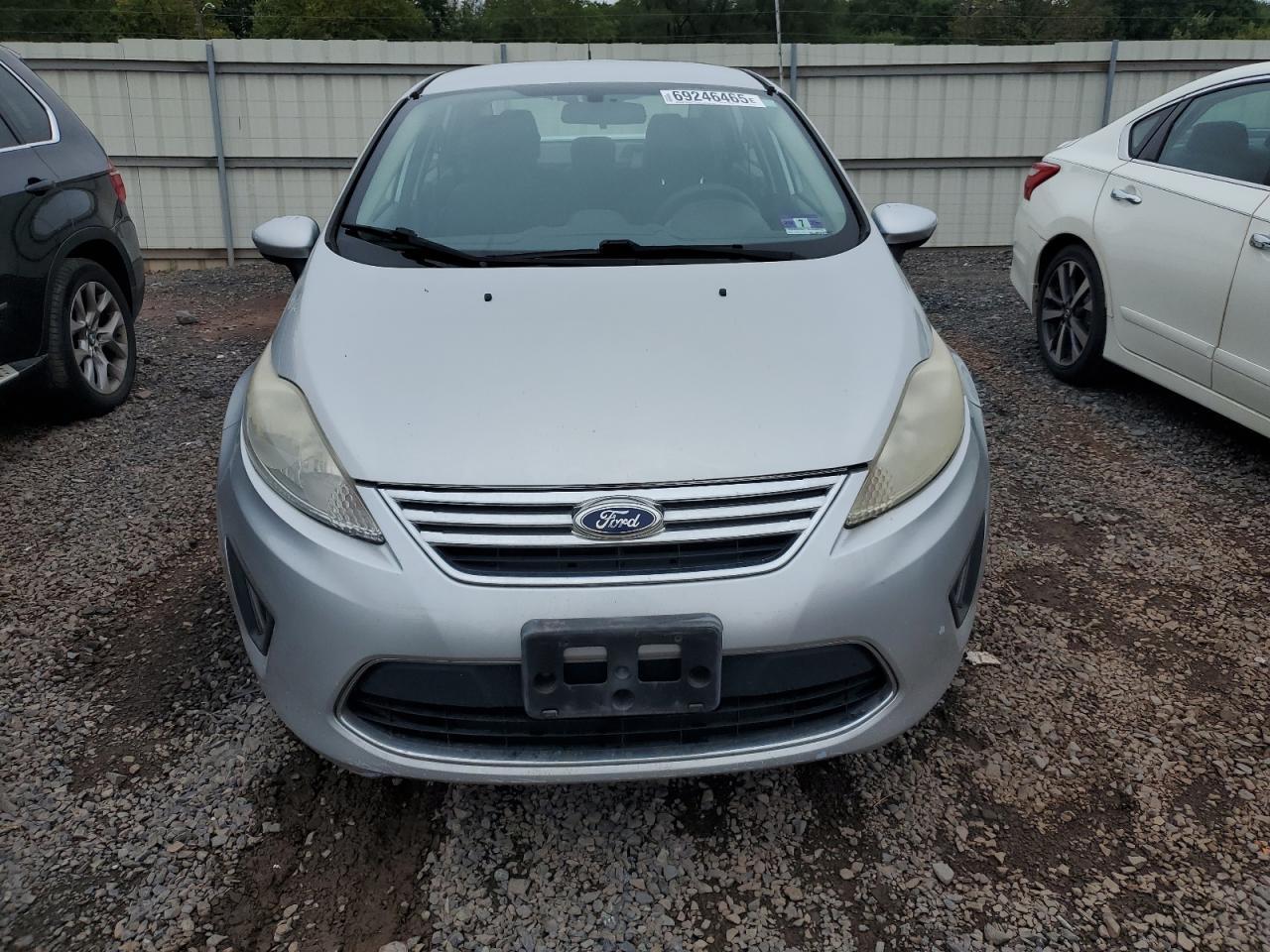 2012 Ford Fiesta Se - Фото 5