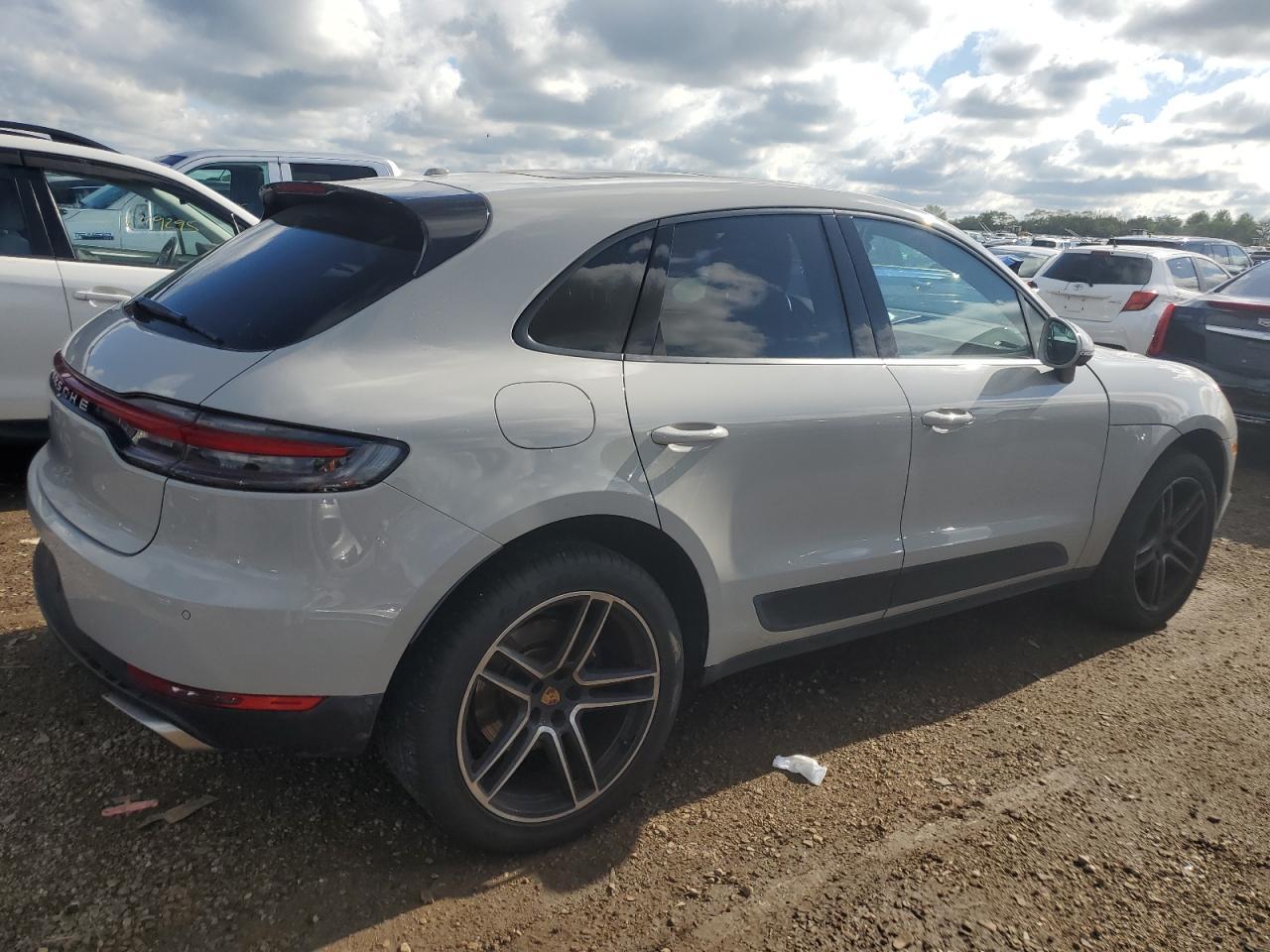 2021 Porsche Macan - Image 3