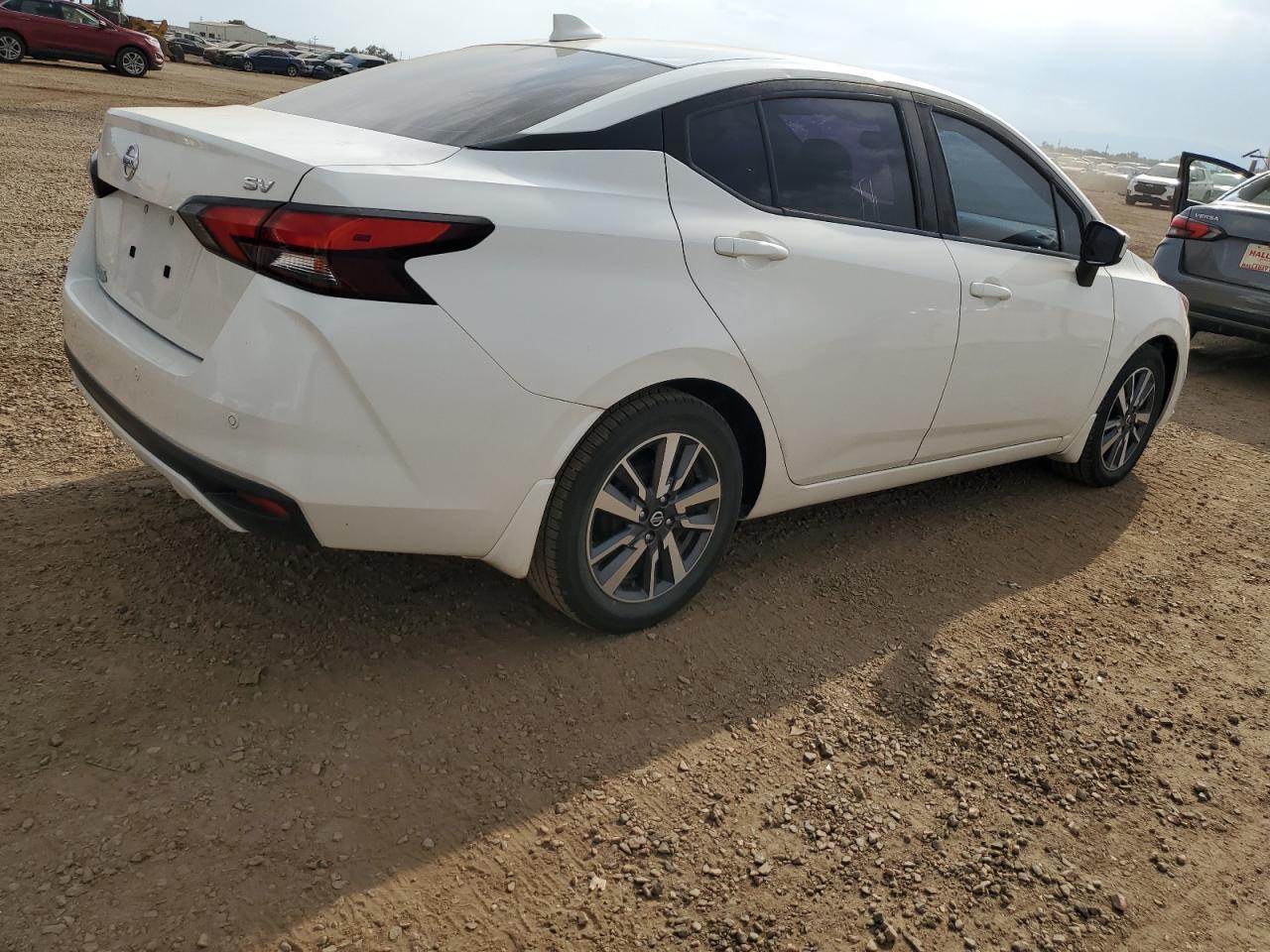 2020 Nissan Versa Sv - Image 3