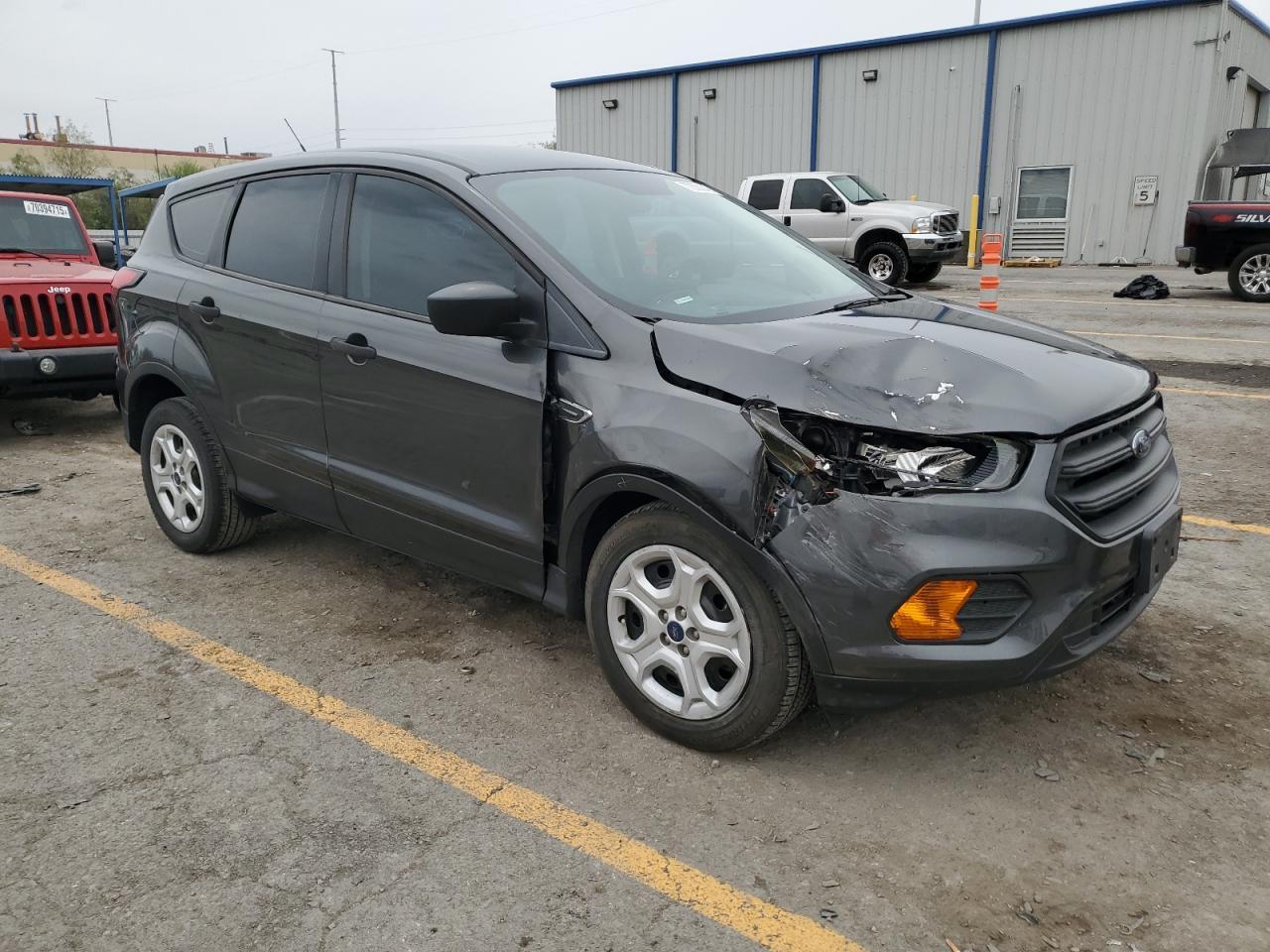 2019 Ford Escape S - Фото 4