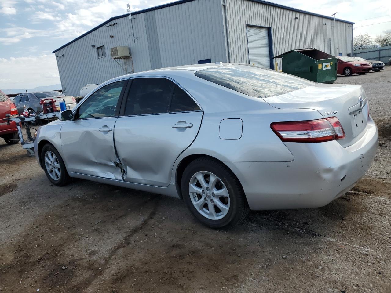 2011 Toyota Camry Base - Фото 2