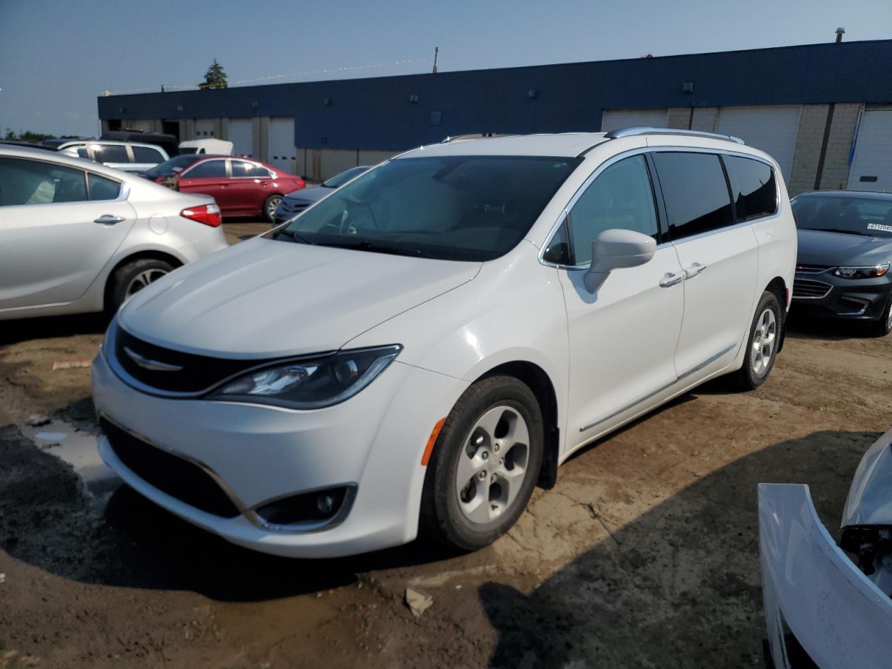 2017 Chrysler Pacifica Touring L Plus