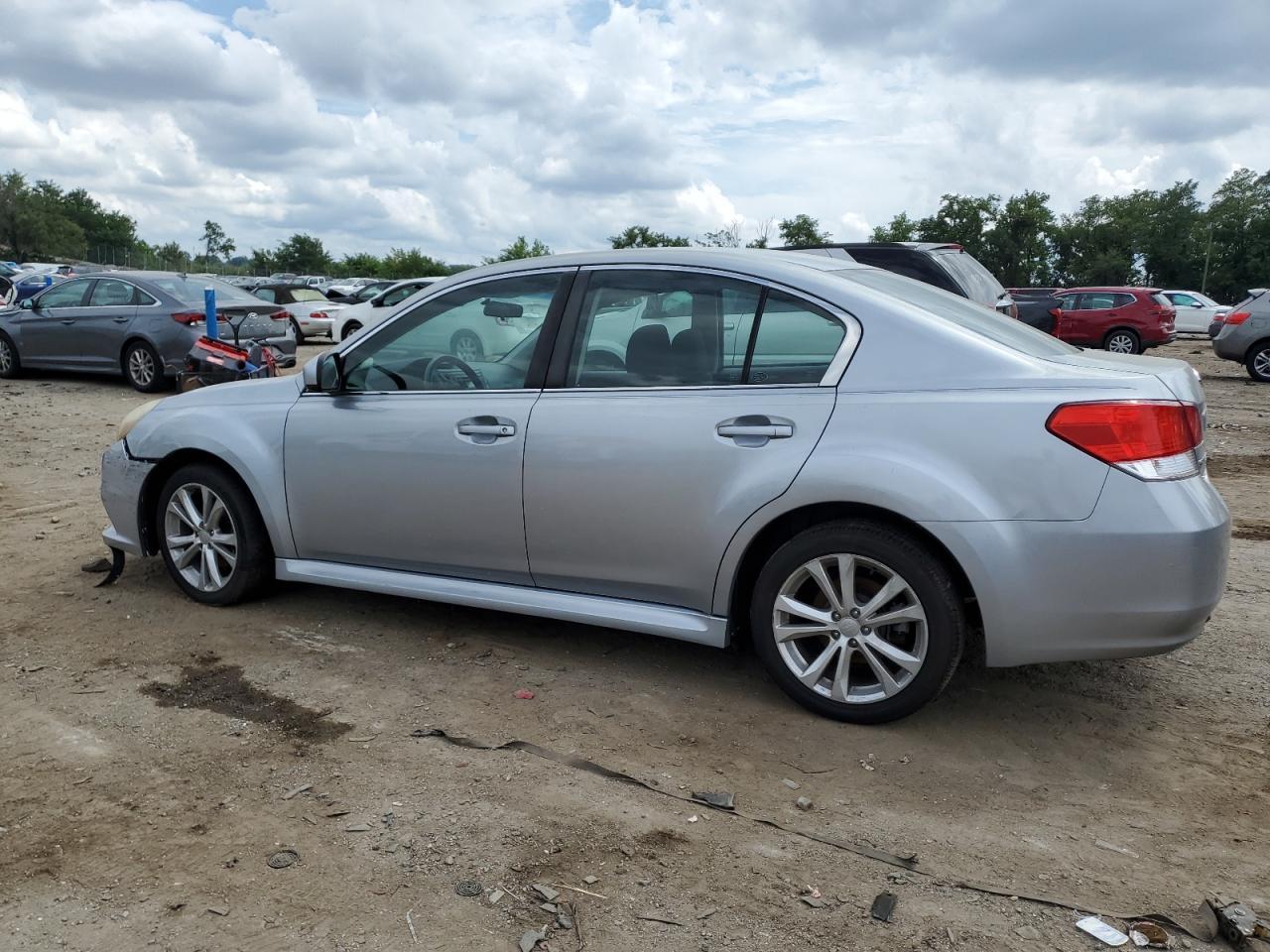 2013 Subaru Legacy 2.5I Premium - Фото 2