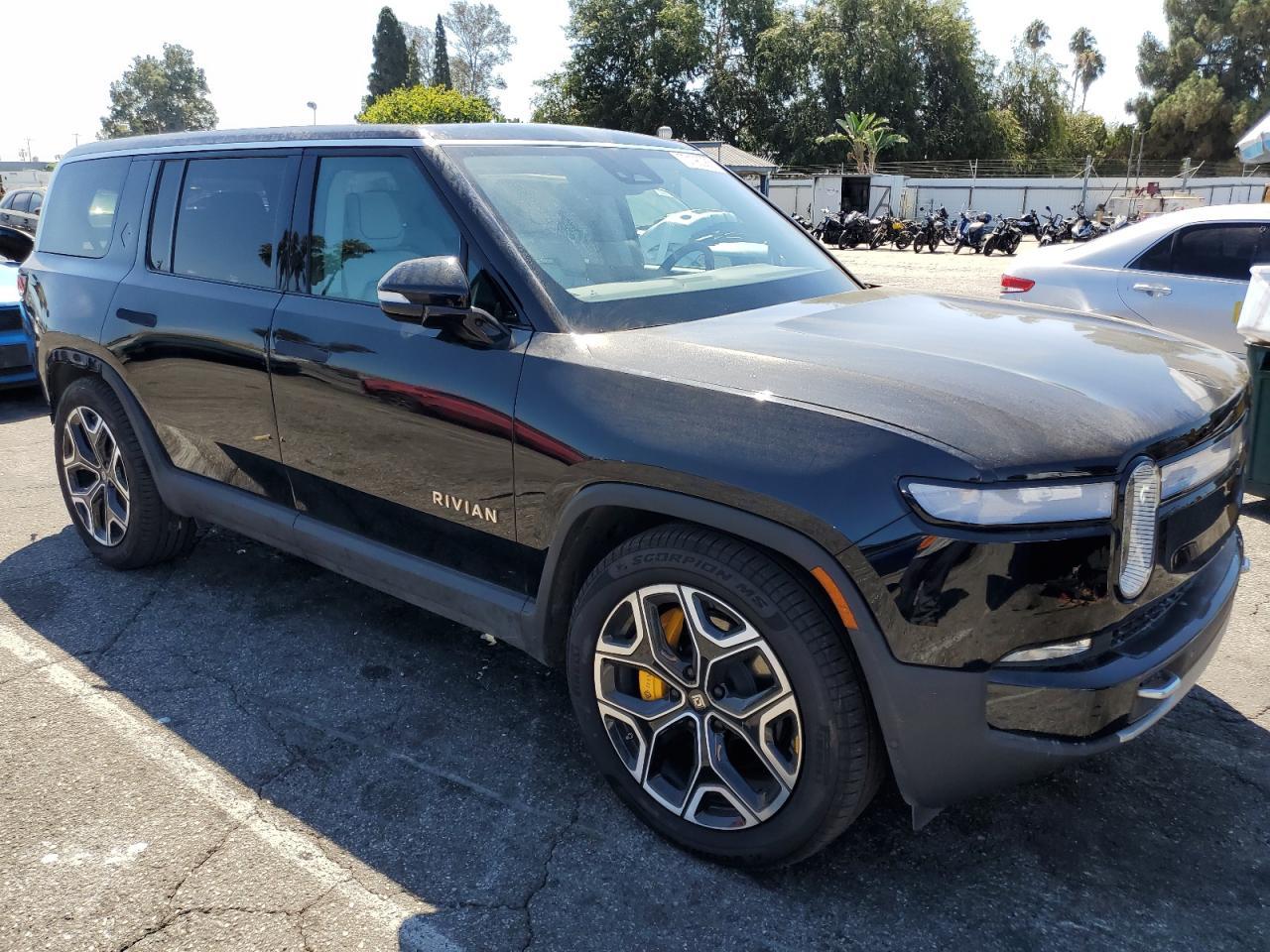 2023 Rivian R1S Launch Edition - Фото 4