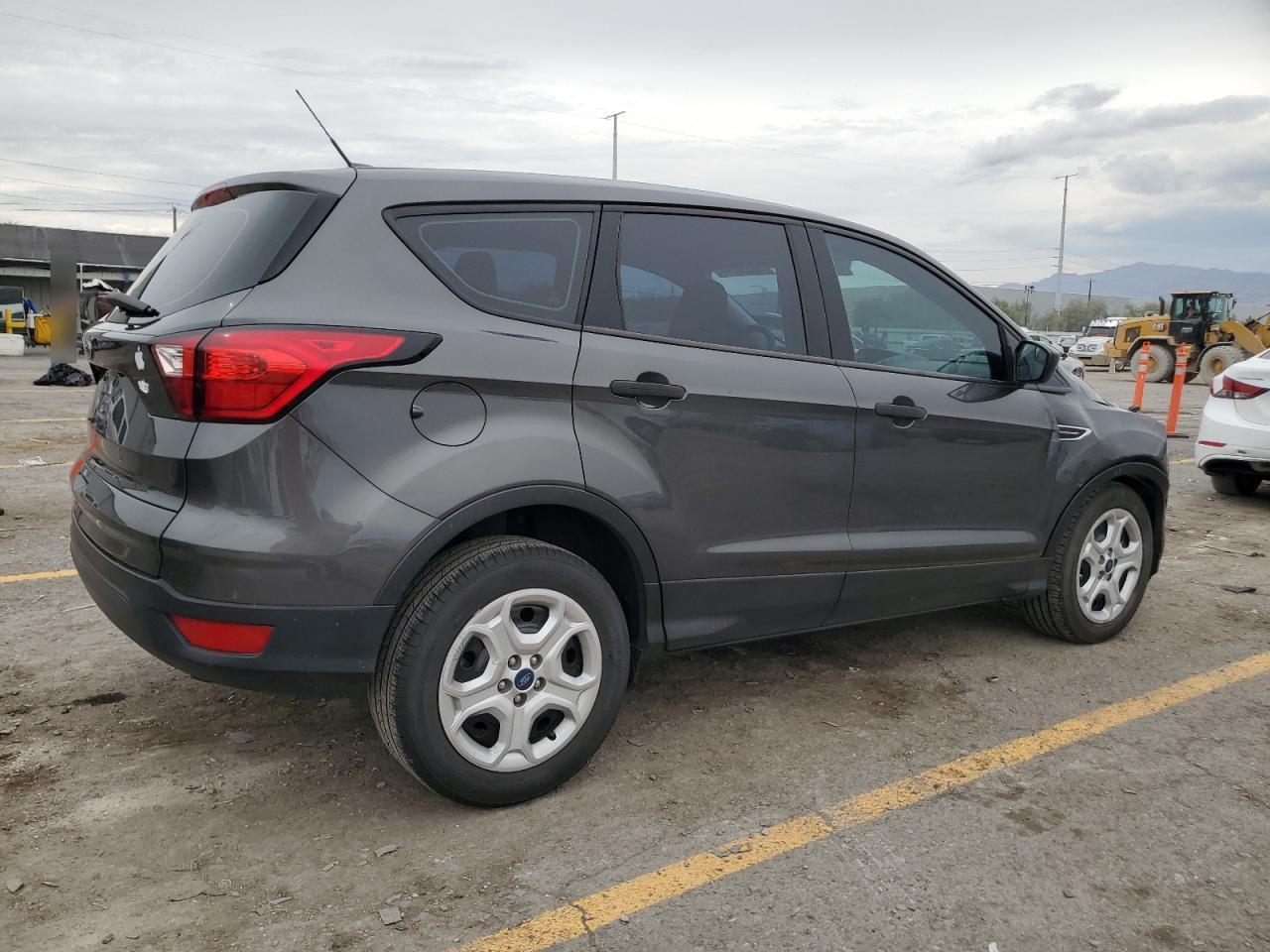 2019 Ford Escape S - Фото 3