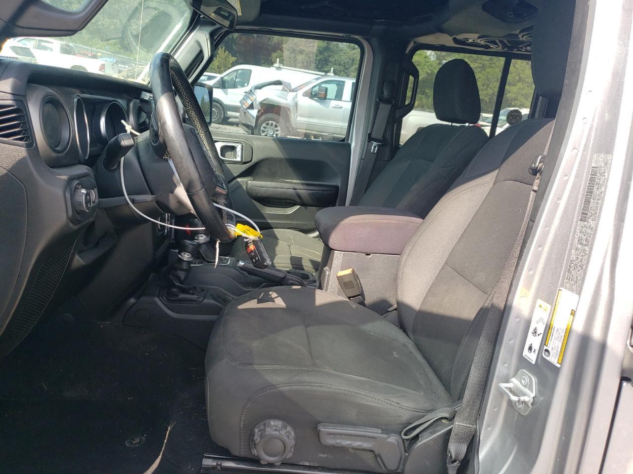 2020 Jeep Gladiator Sport - Фото 7