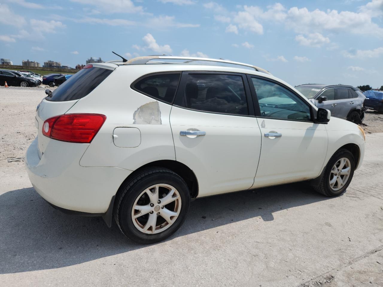 2010 Nissan Rogue S - Фото 3
