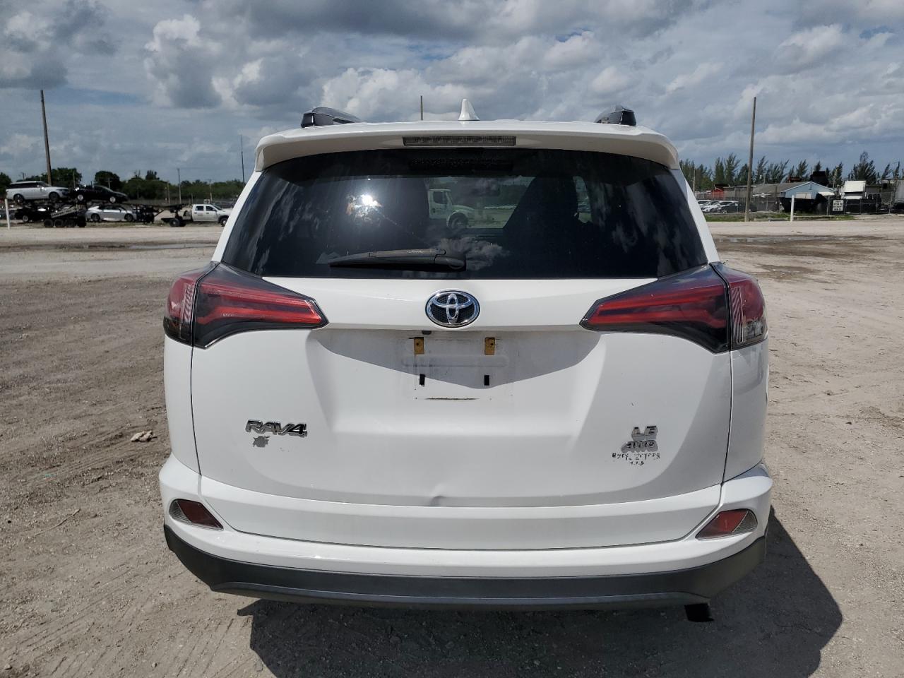 2018 Toyota Rav4 Le - Фото 6