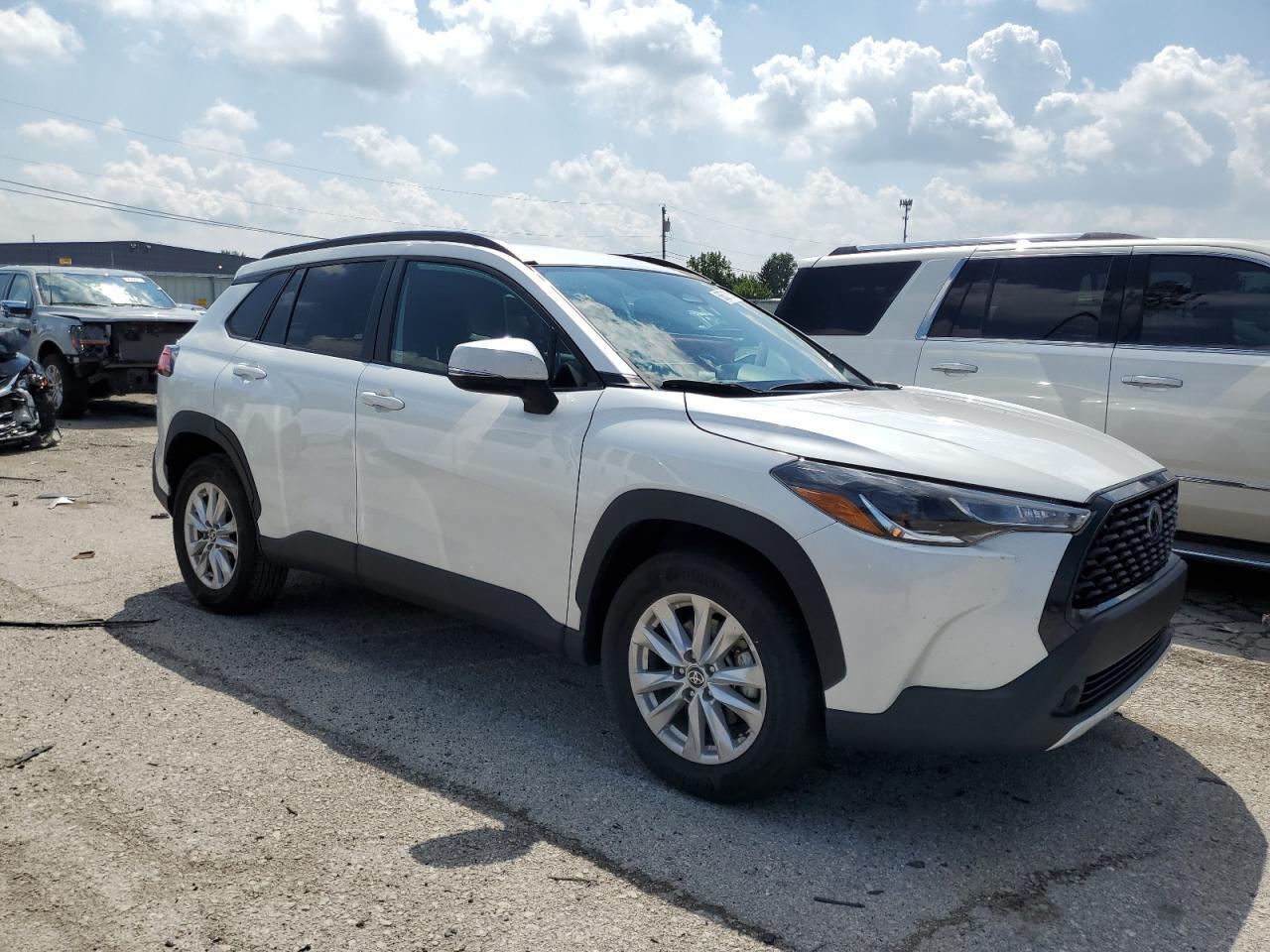 2024 Toyota Corolla Cross Le - Image 4