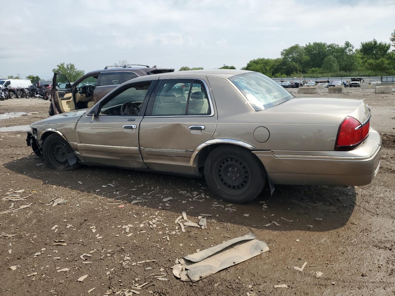 2001 Mercury Grand Marquis Gs - Image 2