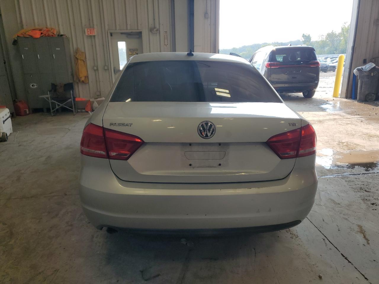 2015 Volkswagen Passat S - Фото 6