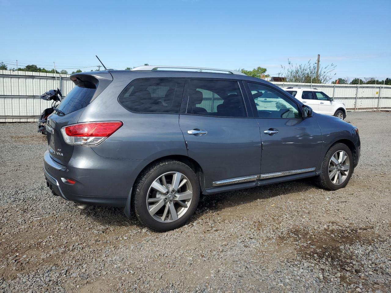 2016 Nissan Pathfinder S - Фото 3