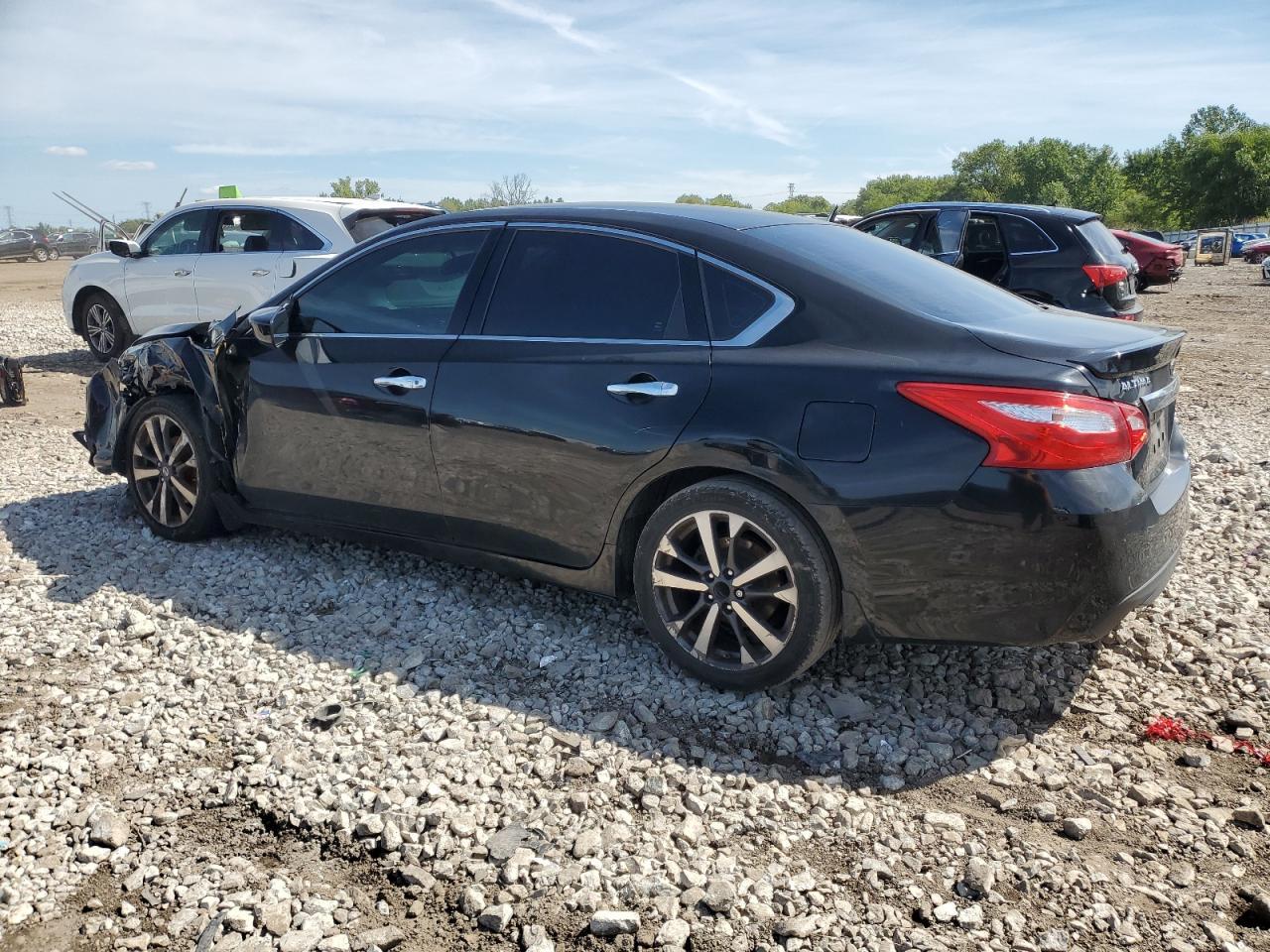 2016 Nissan Altima 2.5 - Фото 2