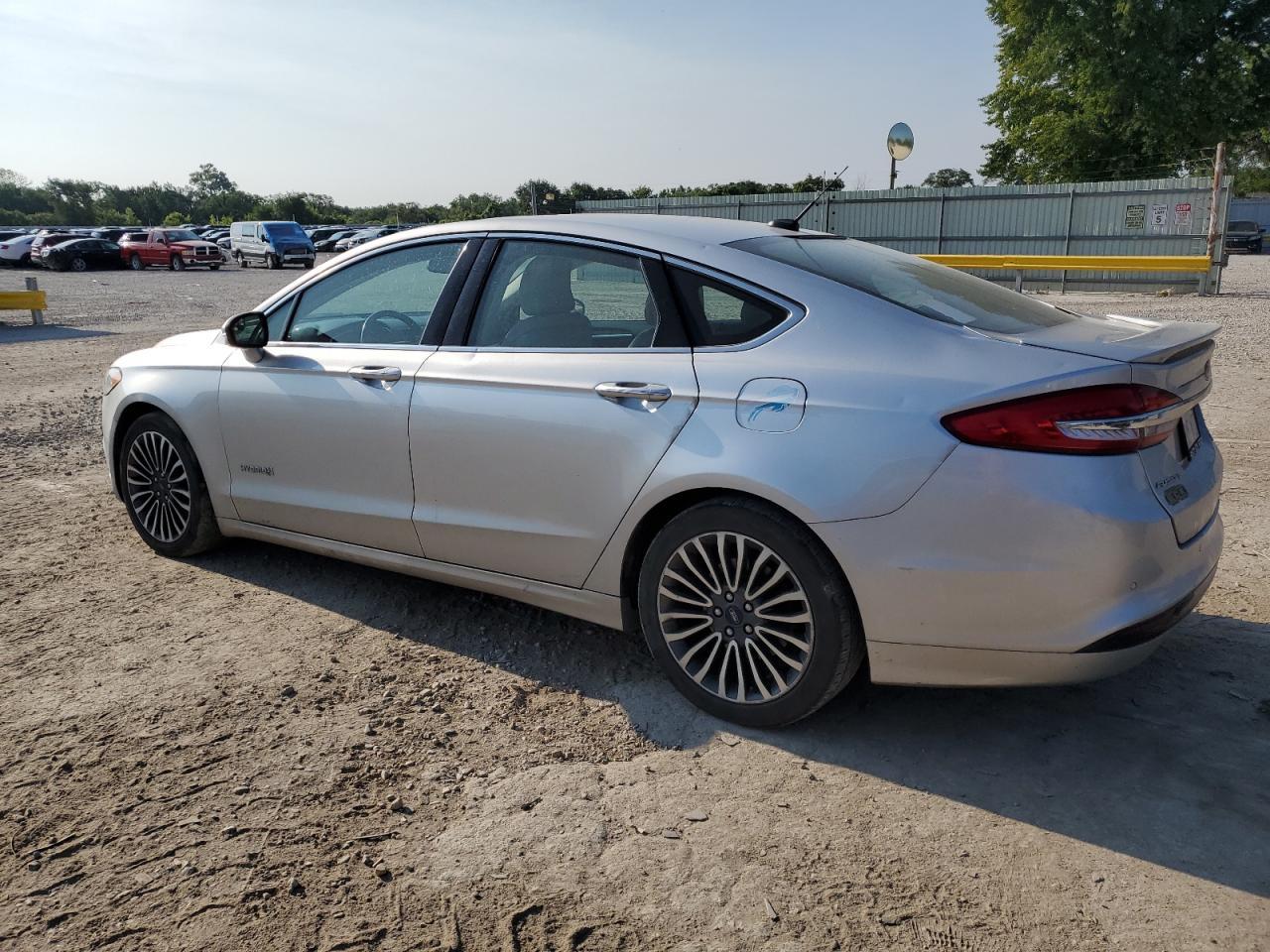 2018 Ford Fusion Titanium/Platinum Hev - Фото 2