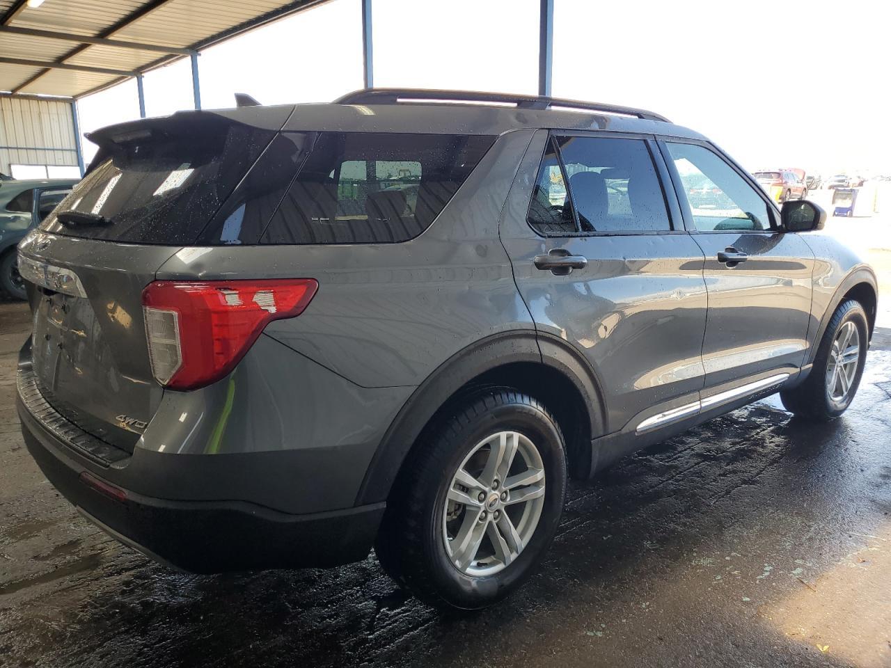 2023 Ford Explorer Xlt - Image 3