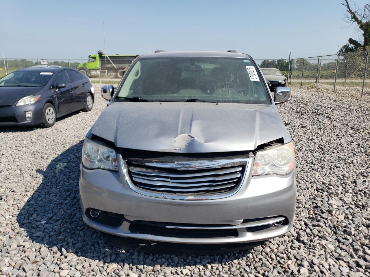 2014 Chrysler Town & Country Touring L - Фото 5