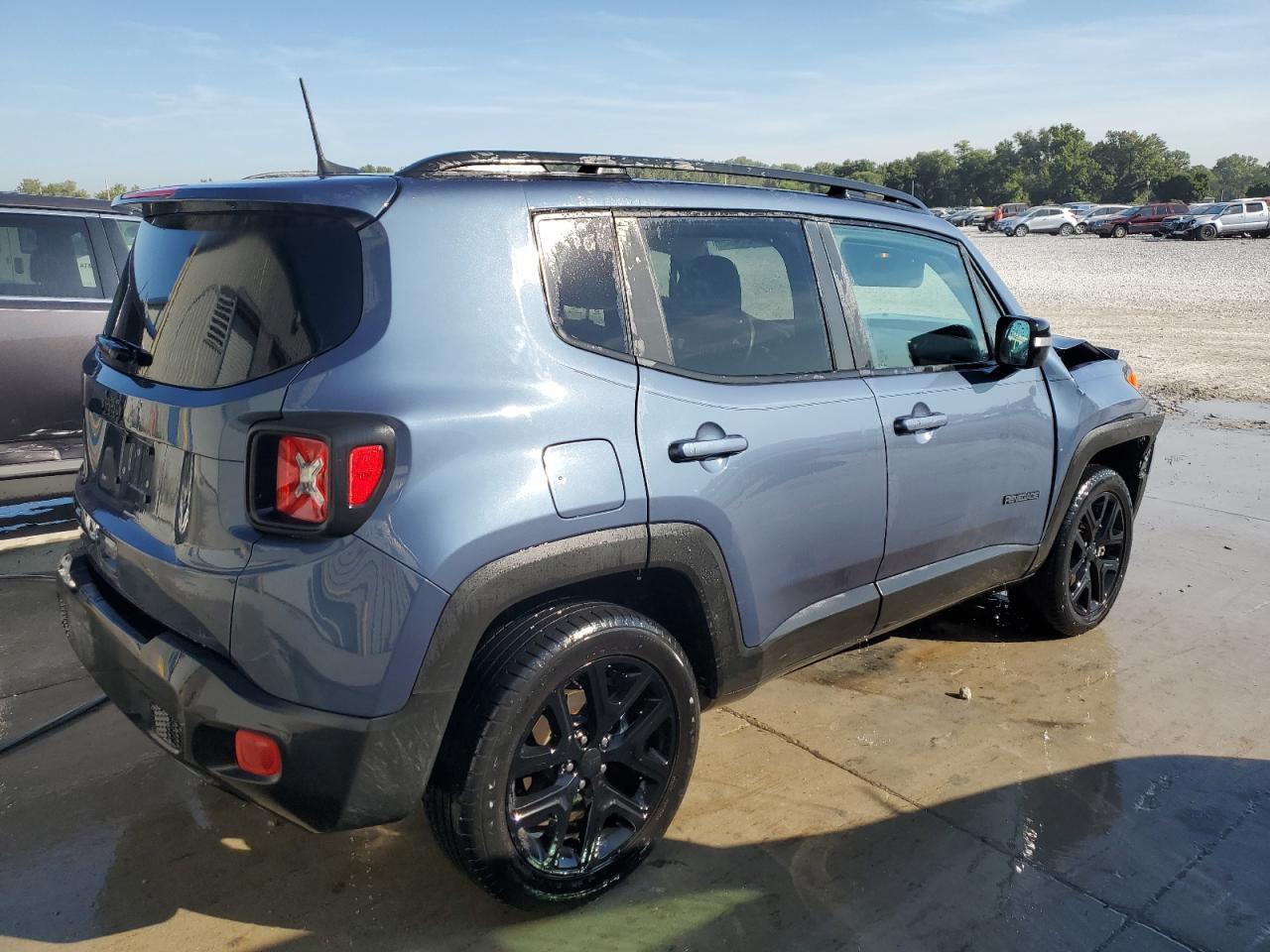 2023 Jeep Renegade Altitude - Фото 3