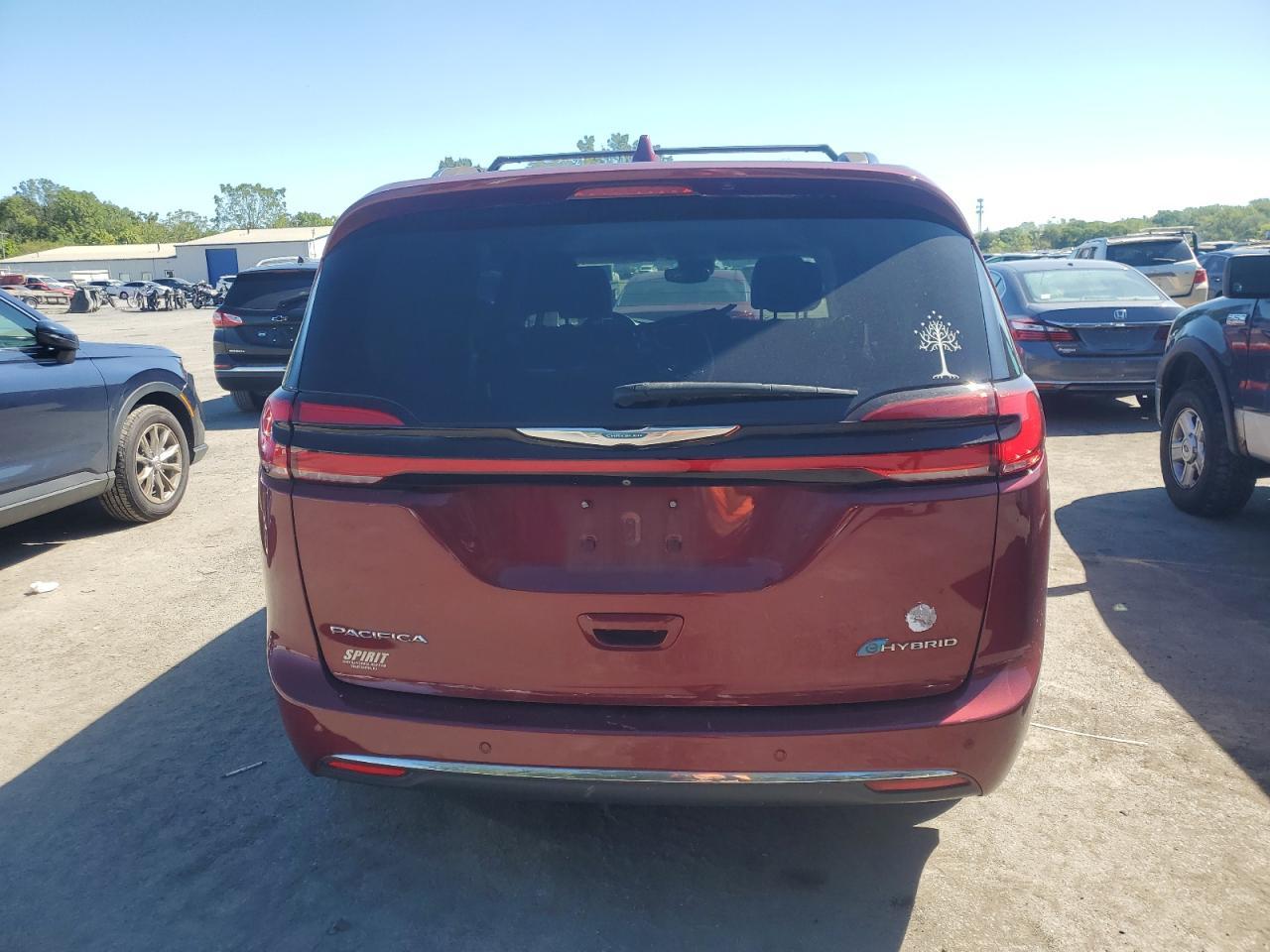 2021 Chrysler Pacifica Hybrid Touring L - Image 6