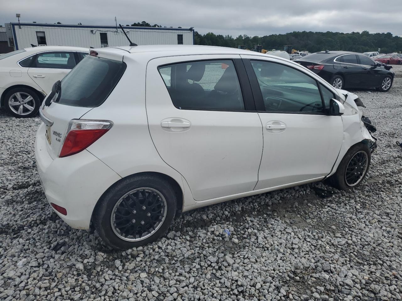 2014 Toyota Yaris - Image 3