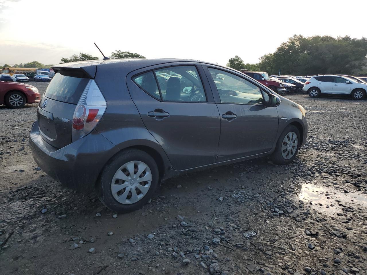 2013 Toyota Prius C - Фото 3