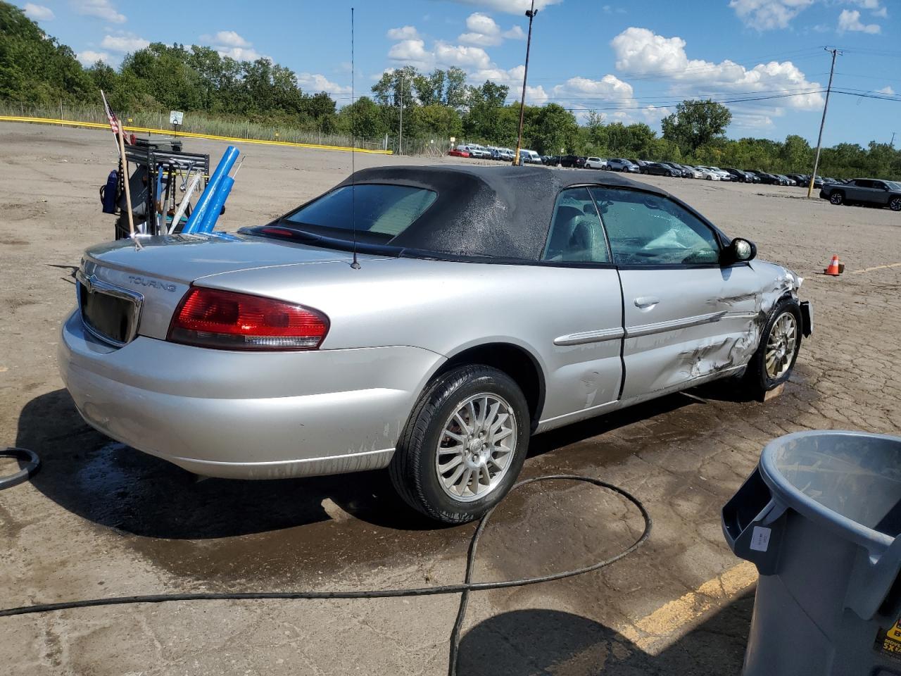 2005 Chrysler Sebring Touring - Image 3