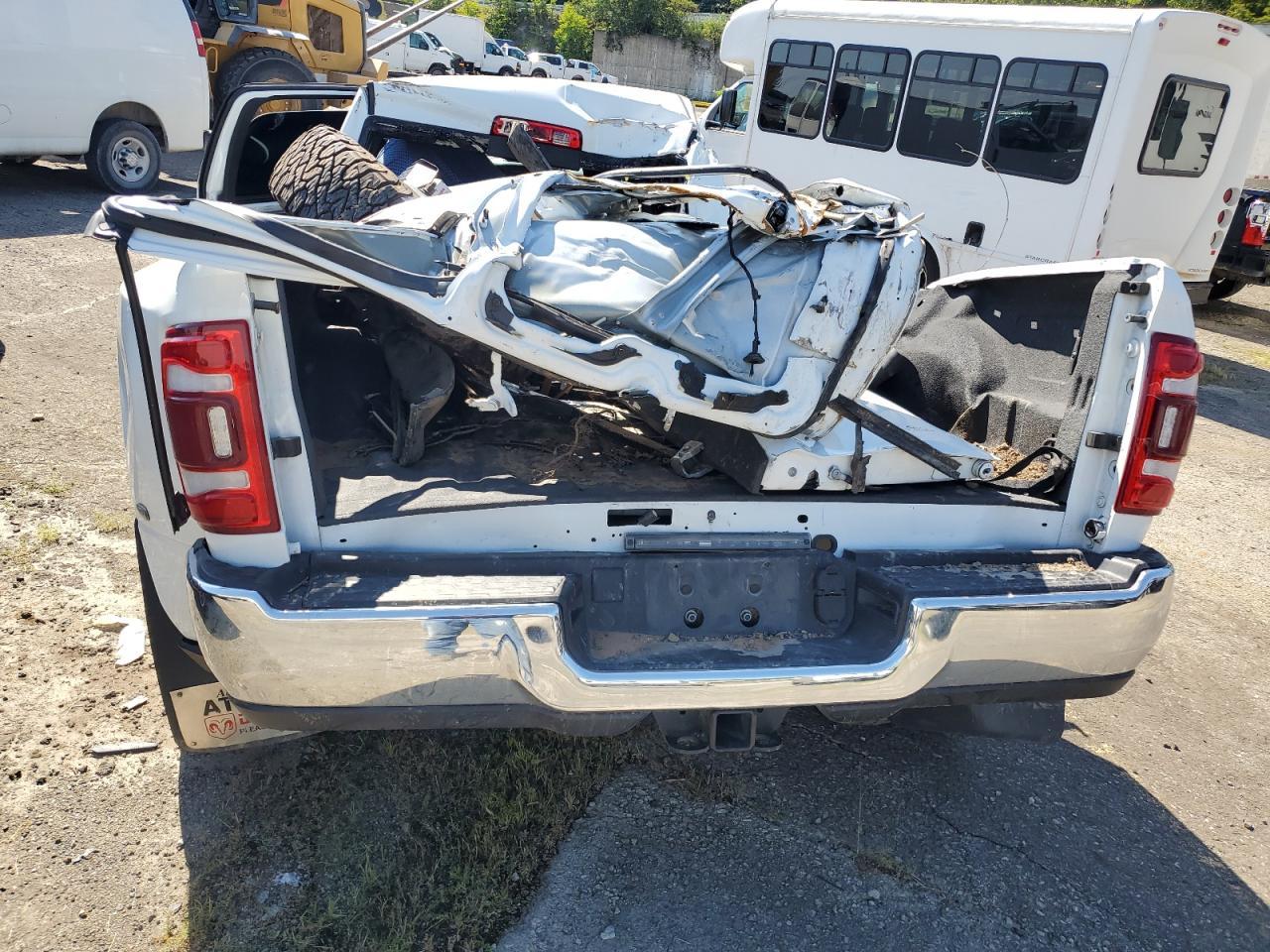 2024 Ram 3500 Tradesman - Фото 6