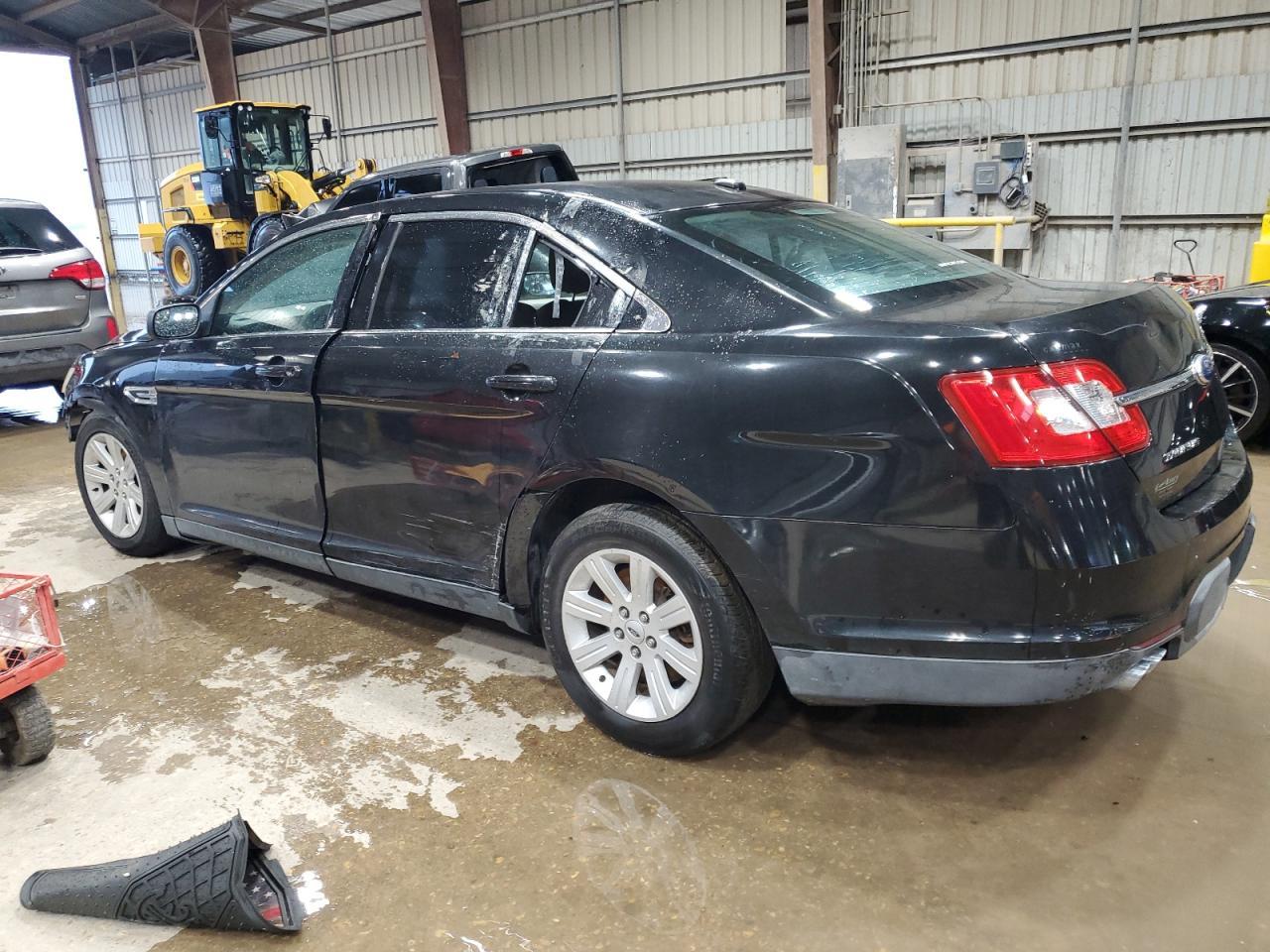2012 Ford Taurus Se - Image 2