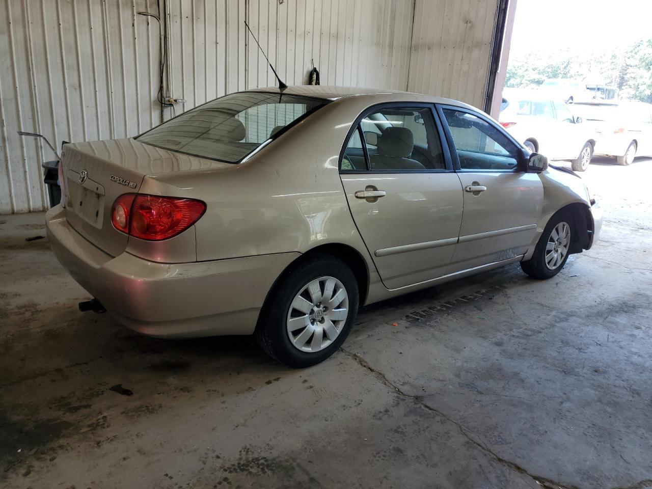 2004 Toyota Corolla Ce - Image 3