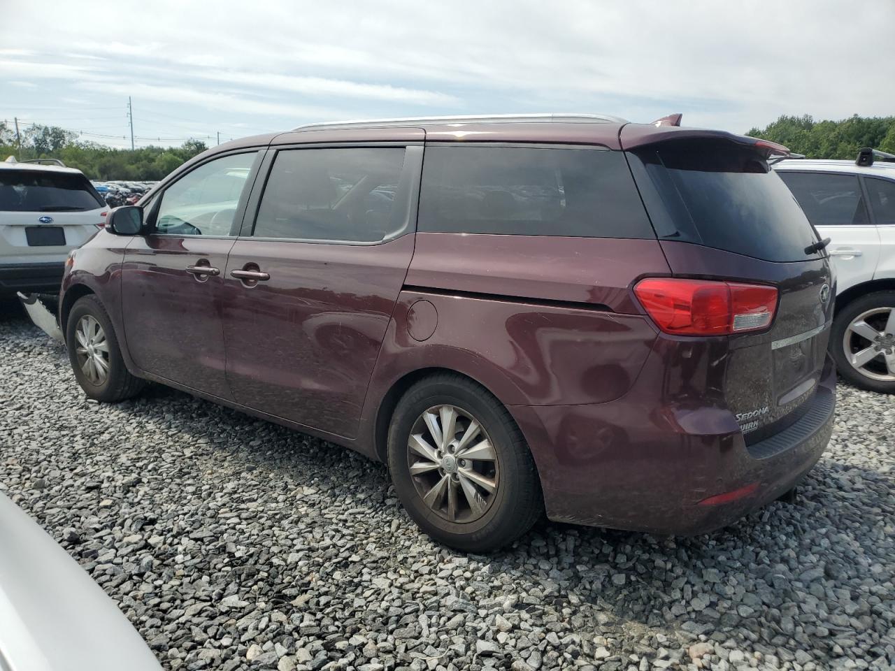 2016 Kia Sedona Lx - Фото 2