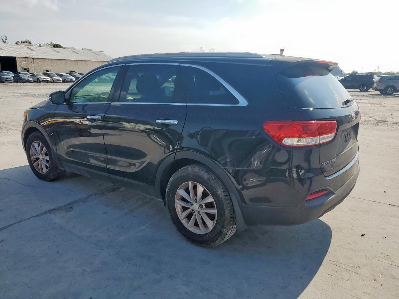 2016 Kia Sorento Lx - Image 2